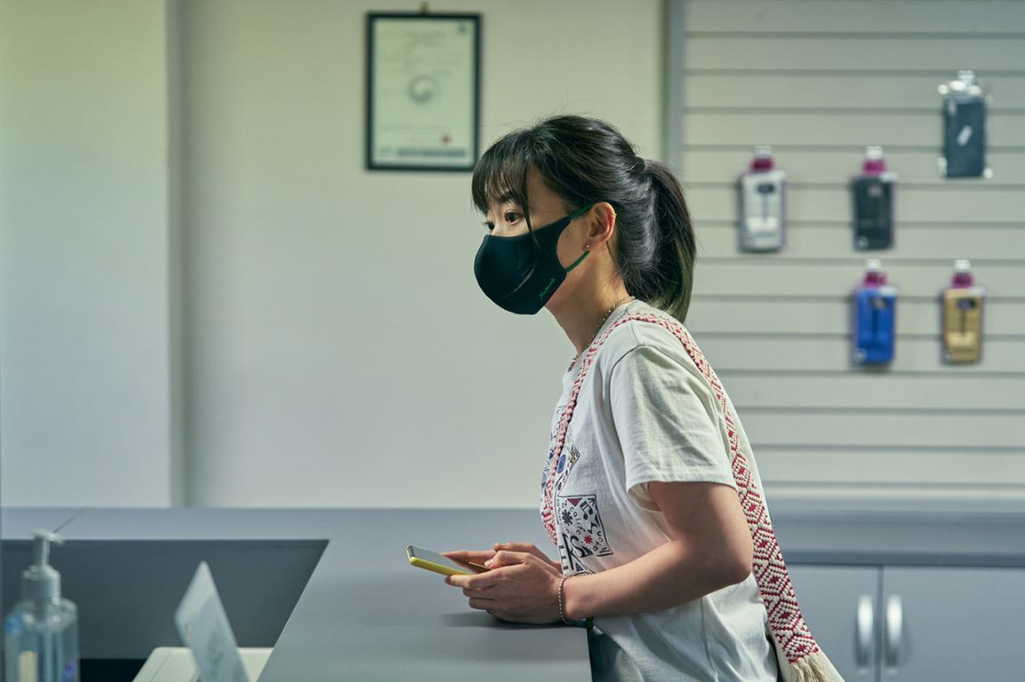 This is [스마트폰을 떨어뜨렸을 뿐인데]