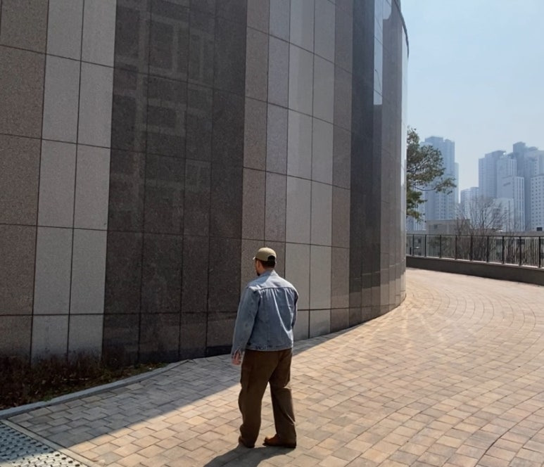 데일리룩(2025. 4. 3.)폴로랄프로렌 더블알엘 가먼트 다잉 트윌 볼캡, 무신사스탠다드 연청자켓, 빈티지와플 헨리넥, 프리즘웍스 카고 팬츠, 레드윙 아이언레인저 호손뮬스키너