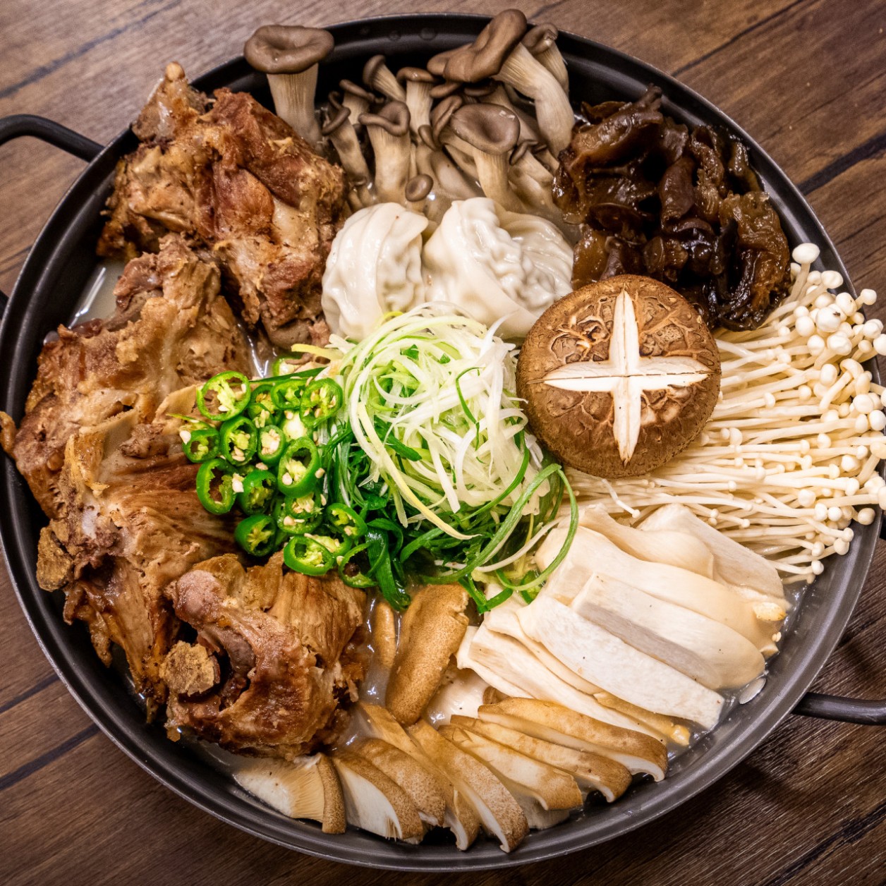 뼈칼집 왕뼈버섯전골