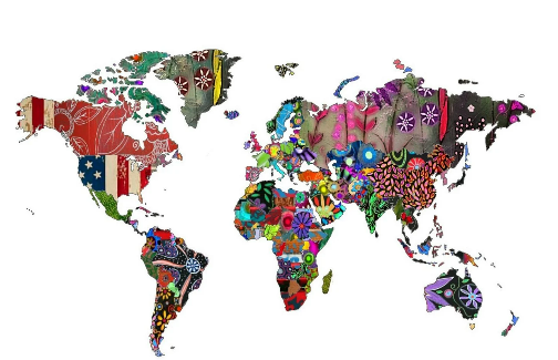 테이블 위에 펼쳐진 나만의 세계지도