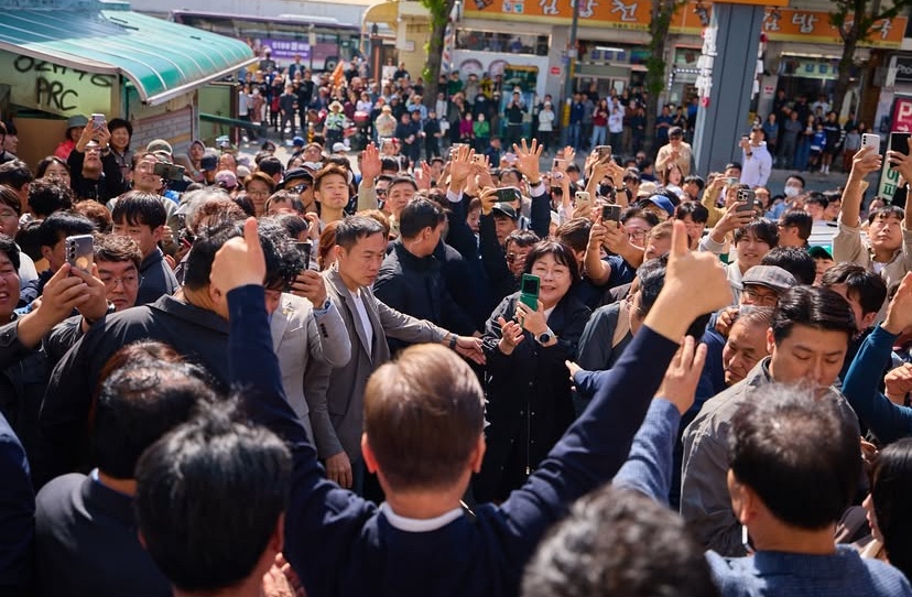 이재명과 시민들 사진