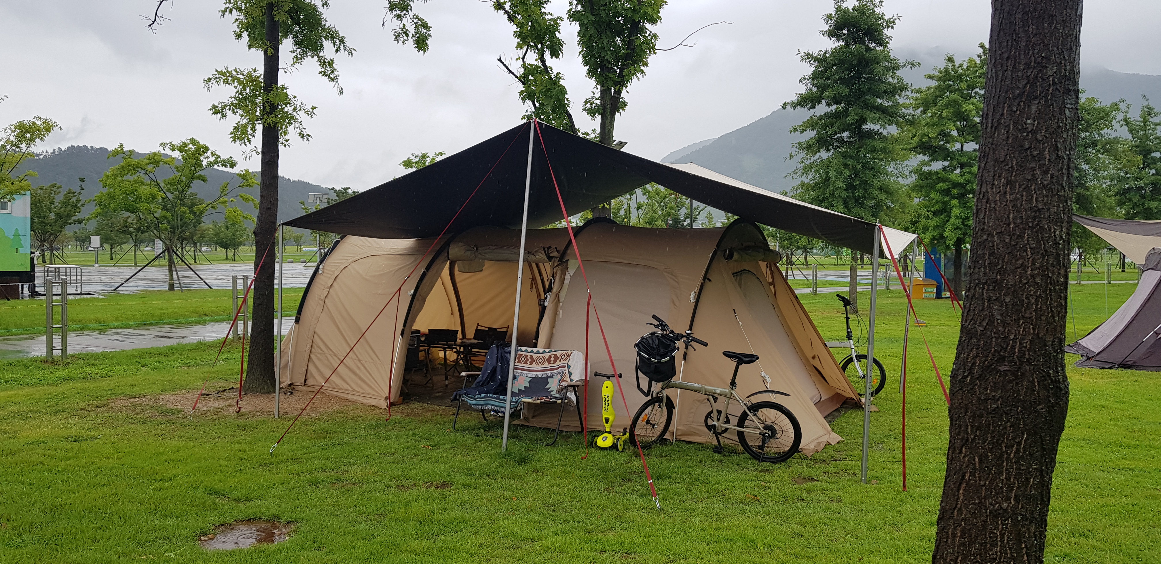 도심을-떠나-자연속-텐트-캠핑을-가족과-즐기는-행복한-시간