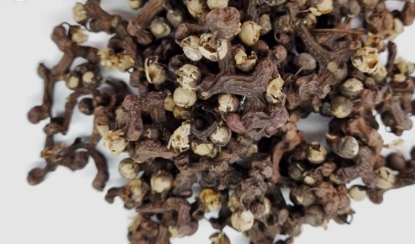 헛깨 열매는 술을 마신게 헛게 된다고 해서 헛깨라는 이름이 붙었다는 설이 있을 정도로 숙취에 좋다.