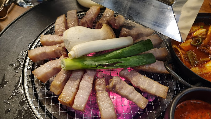 정자동 프리미엄 고기집 '서현실비'