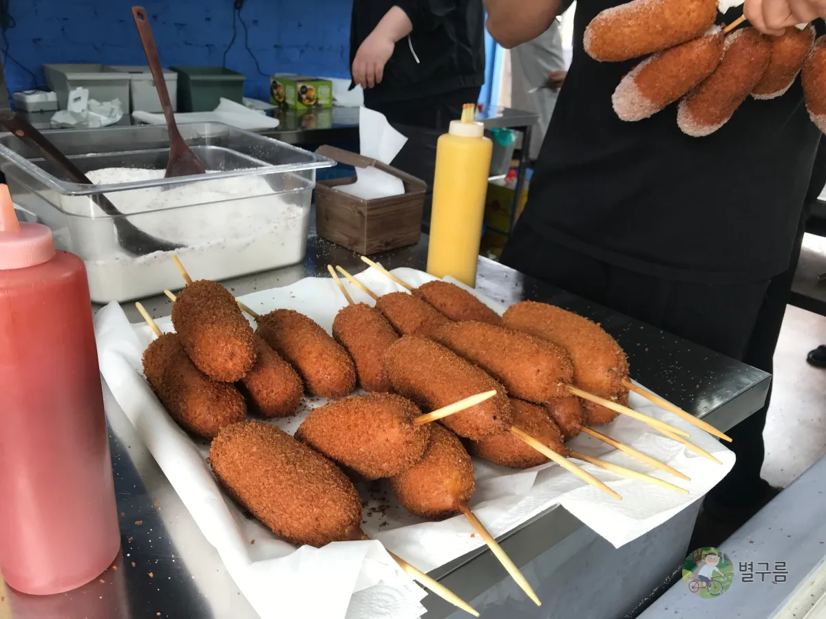 두물머리-연핫도그-쌓여있다