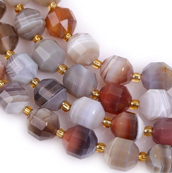 8월탄생석사르도닉스