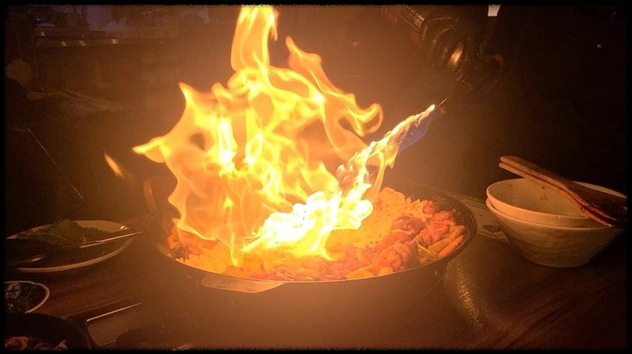 생생정보 기다려야 제맛! 불향 가득한 직화 닭갈비 &ndash; 류몽민 학동역점