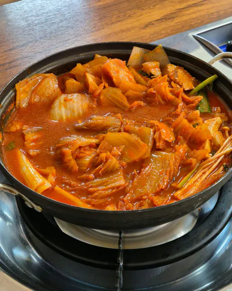 생생정보 기다려야 제맛 통고기 김치찌개