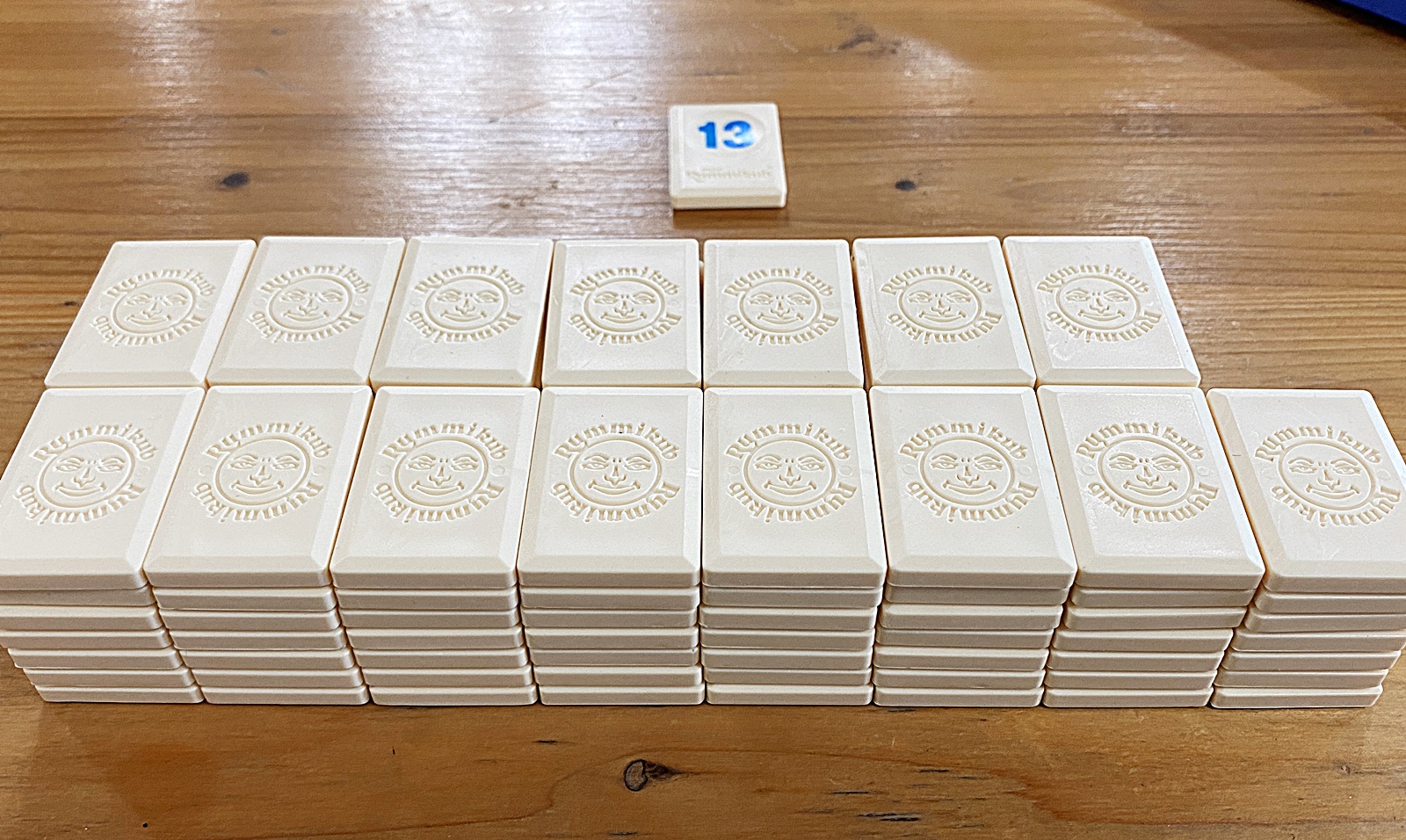 타일 더미 15개와 남은 한 개