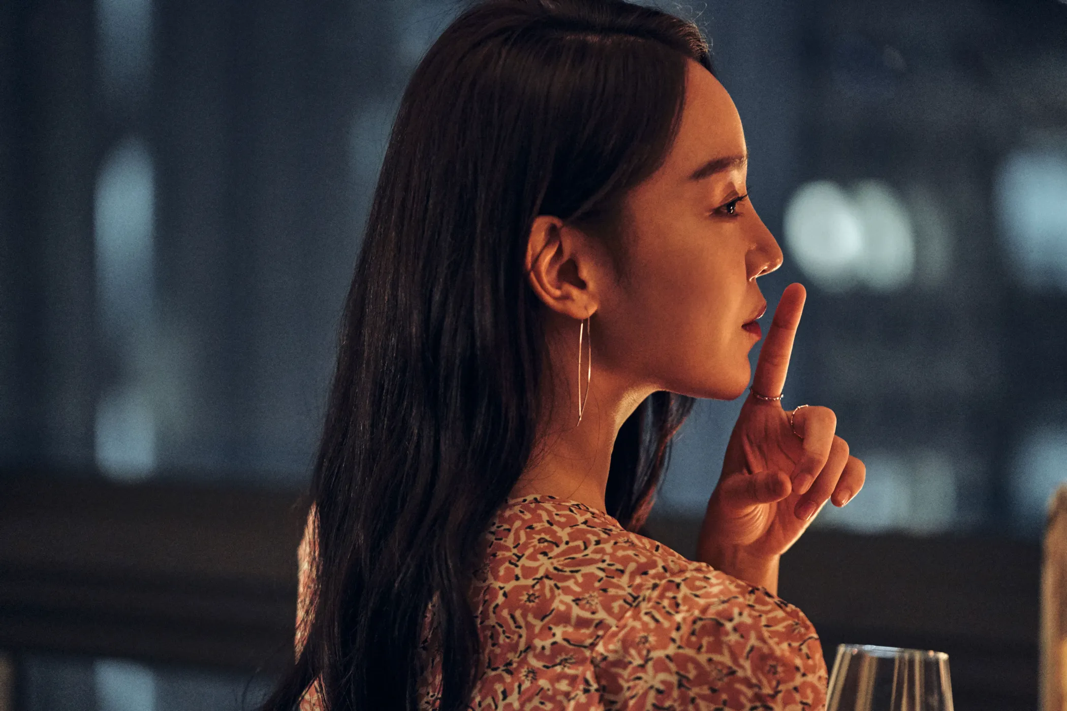 영화 도굴 윤실장(신혜선)