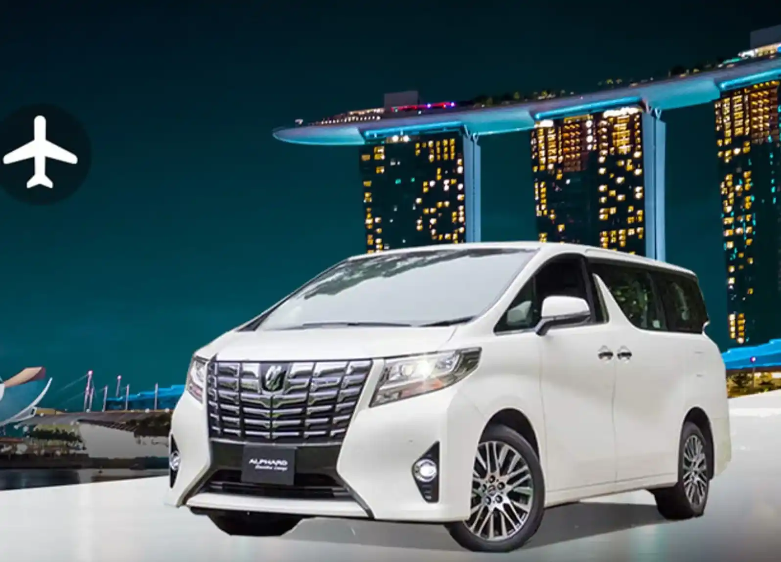 싱가포르 창이 공항 픽업 샌딩 서비스 전용 밴 차량 및 마리나 베이 샌즈 호텔 야경 배경