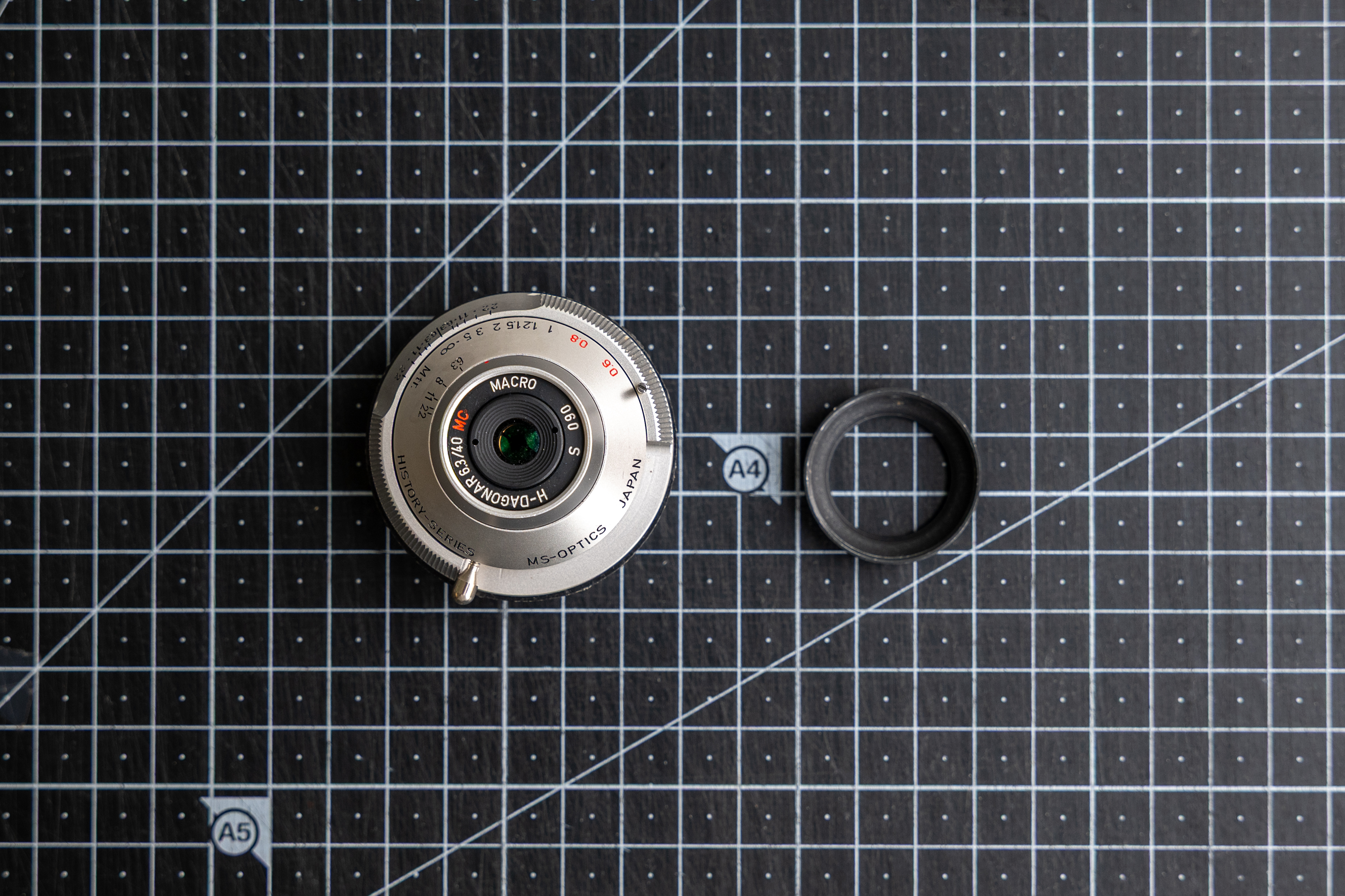 MS-OPTICS H DAGONAR 40mm F 6.3 렌즈와 후드 사진