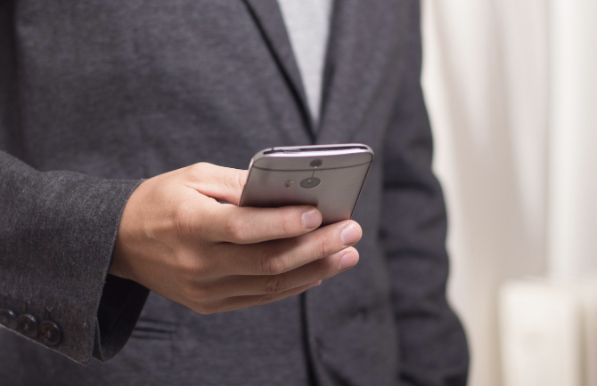 신입이 대표한테 DM 보내도 되나요? MZ세대의 슬랙·팀즈 소통법