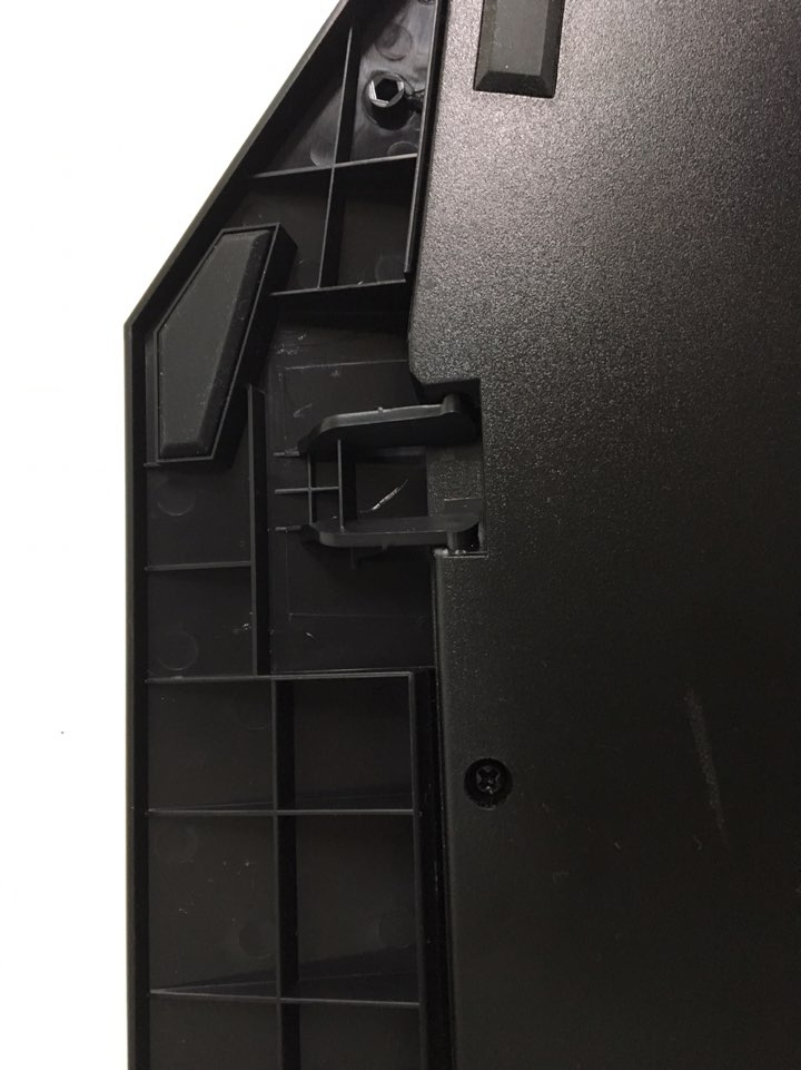 레노버 Y 기계식 키보드 뒷면 각도 조절 받침대 구조 근접