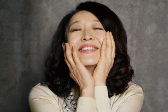 윤석화 프로필 나이 남편 학력 논란 정리