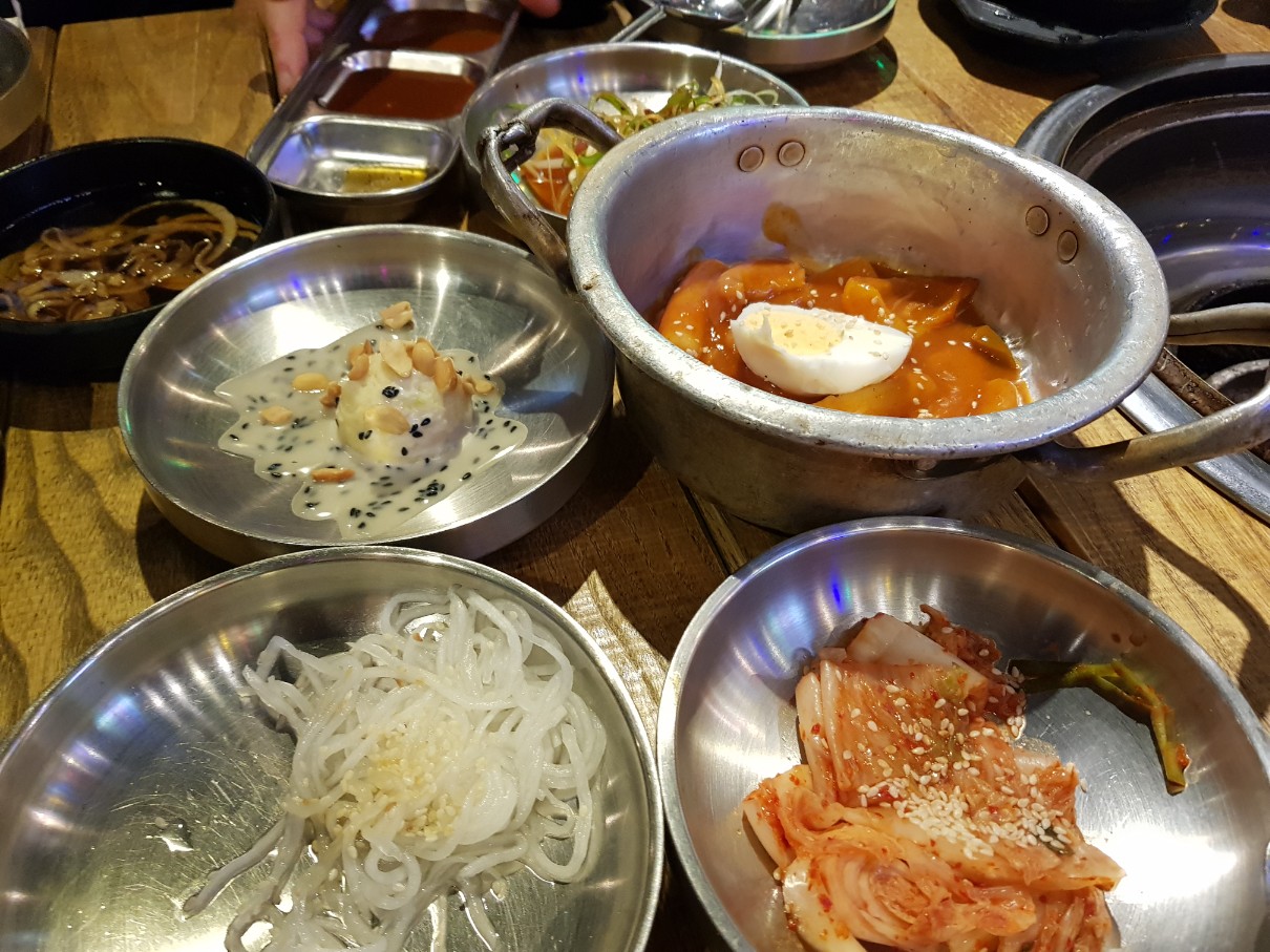 호치민 3군 가성비 고깃집 브로스 비비큐 본점(BROS BBQ 1980s KOREA) - 기본 반찬