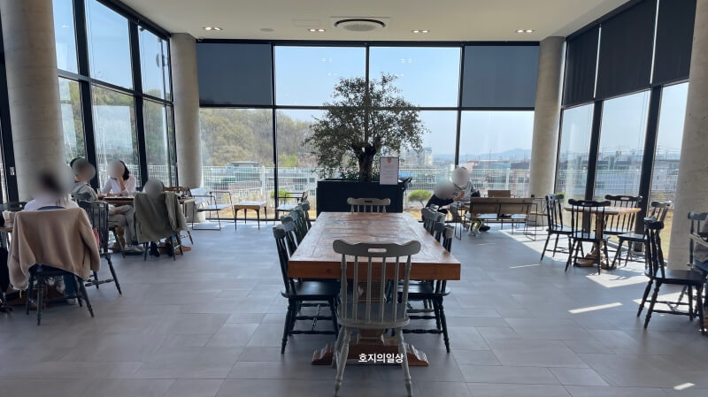 김포 카페 노아스 로스팅 김포 포레스트점 - 매장 1층