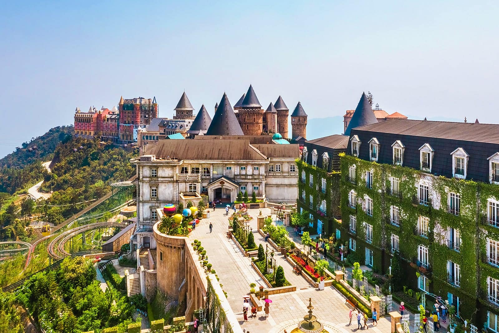 베트남 다낭
푸른 바다가 어우러진 보석 같은 도시