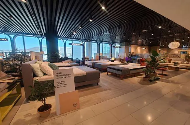 지누스 현대백화점 신촌점