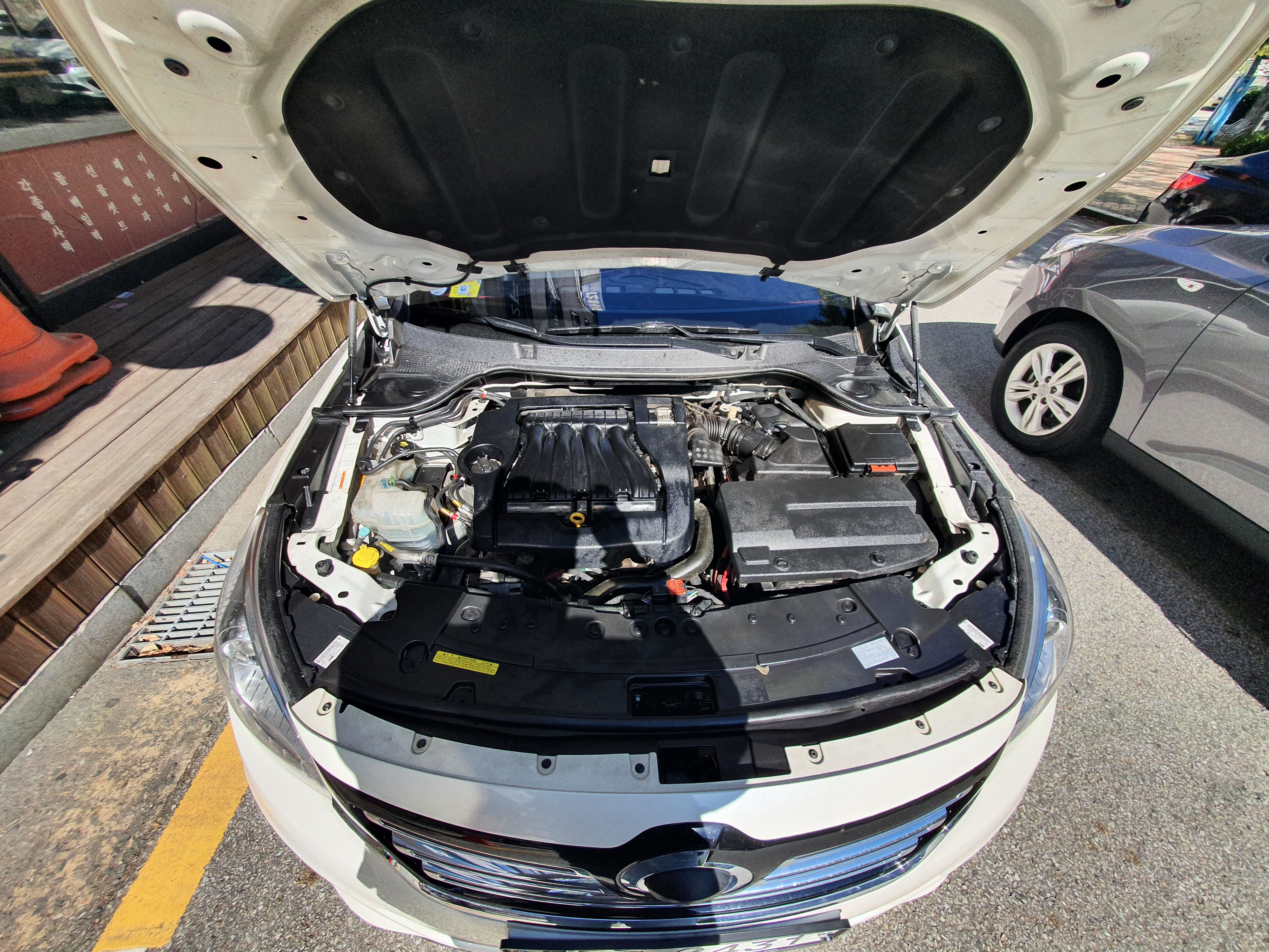 깨끗해진 엔진룸