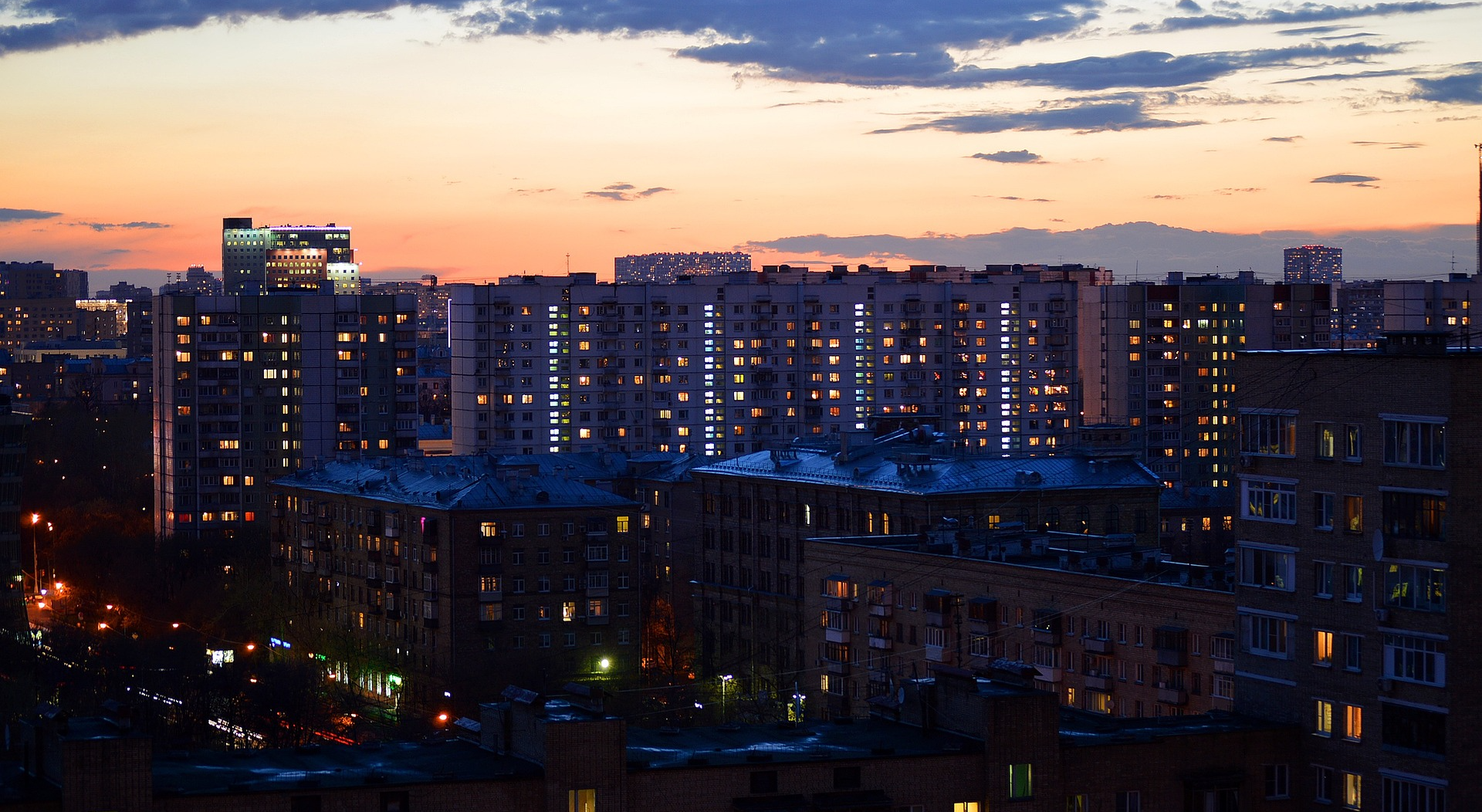 청약 전 검토해야 할 월 소득 금액과 자산 기준에 대한 설명을 위한 아파트 단지 전경