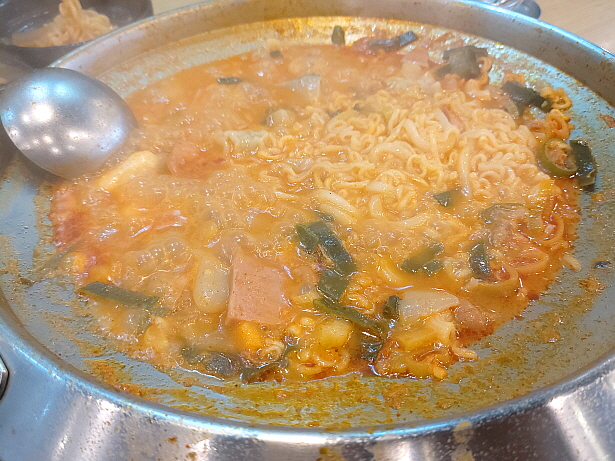 라면사리 투하