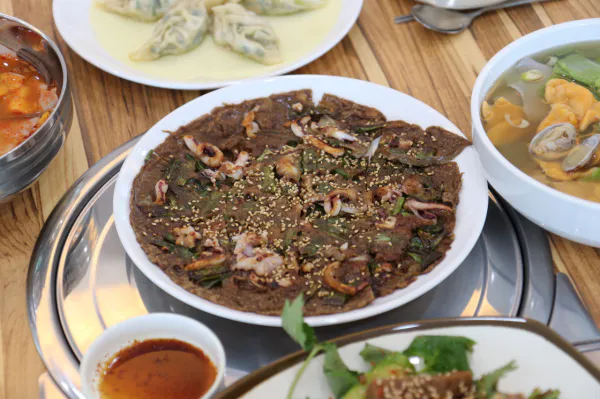 생생정보 대결 맛 대 맛 육개장 즉석 만두전골 vs 활낙지 해물 칼국수