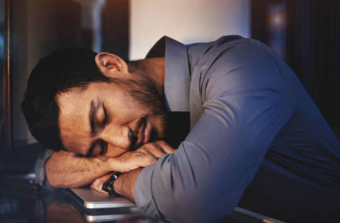 책상에서 자는 꿈