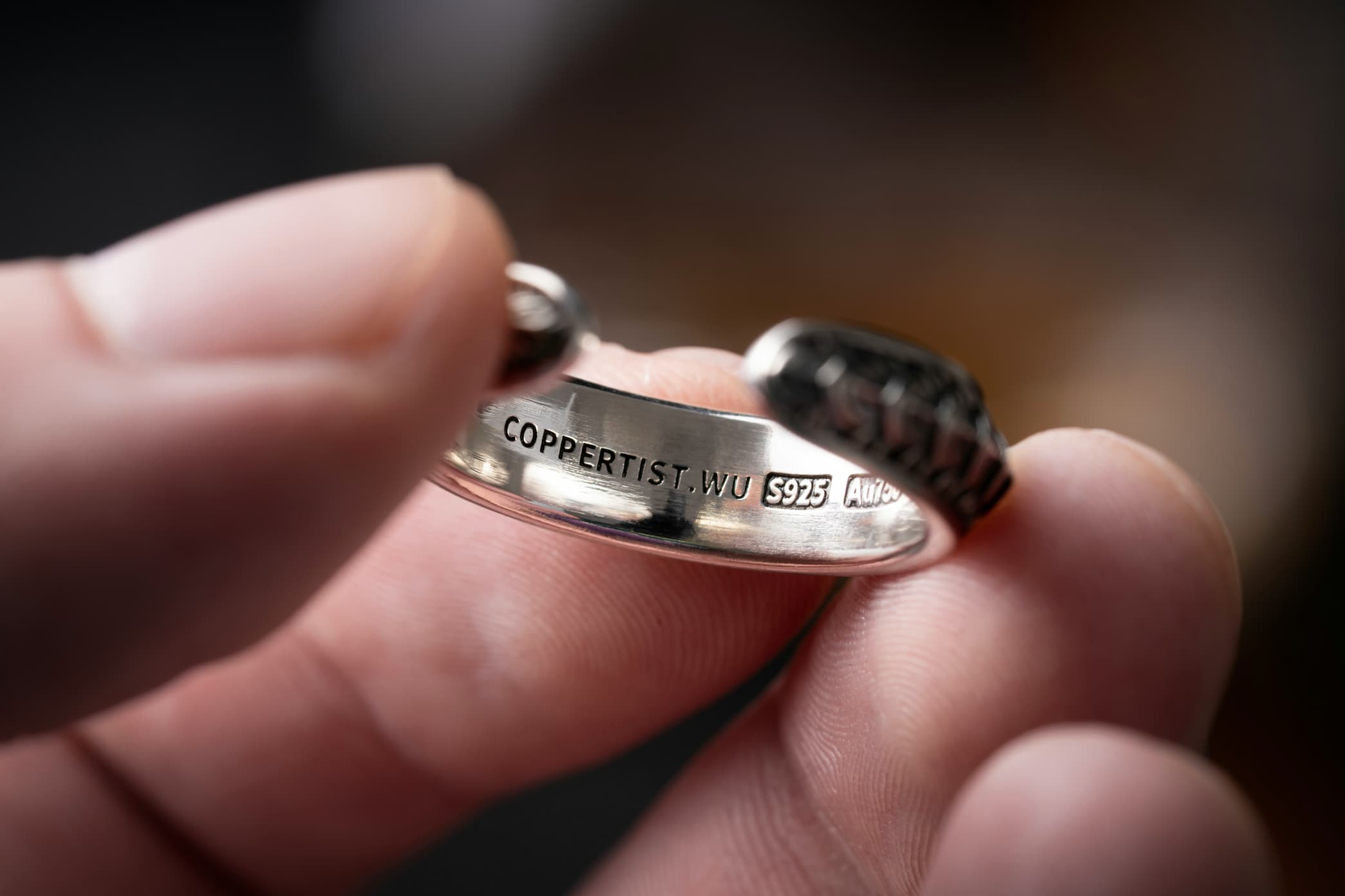 나만의 메시지가 들어간 의미 있는 반지