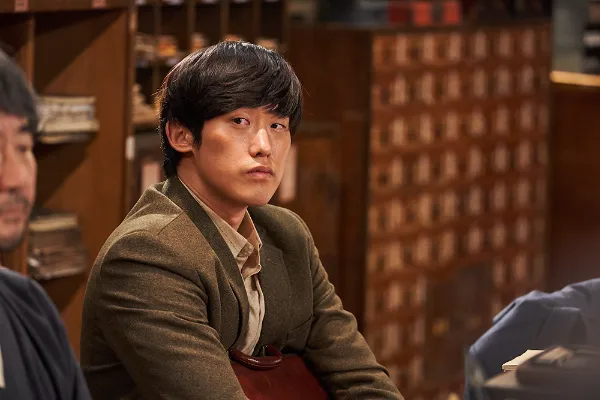 민우철 역의 민진웅