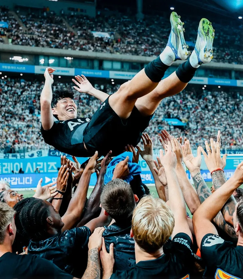 손흥민, 손흥민 고별전, 토트넘, 손흥민 토트넘, 손흥민 이적, 손흥민 눈물, EPL 득점왕, 손흥민 마지막 경기, 손흥민 레전드, 서울월드컵경기장, 손흥민 교체, 손흥민 카드오브아너, 손흥민 토트넘 기록, 손흥민 업적