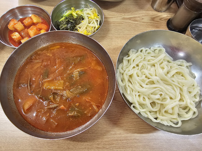 문배동 칼국수집 '문배동육칼' (본점)