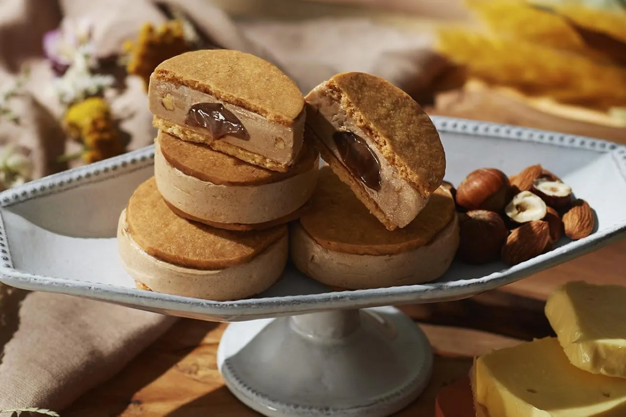 고소한 견과류와 버터가 연주하는 하모니. 매일 수량 한정 판매되는 버터 샌드