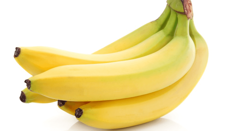 칼륨이 많은 음식 바나나 4송이가 놓여 있다