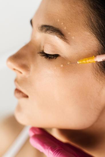 피부톤 & 잡티 개선: 피부 고민 해결 가이드