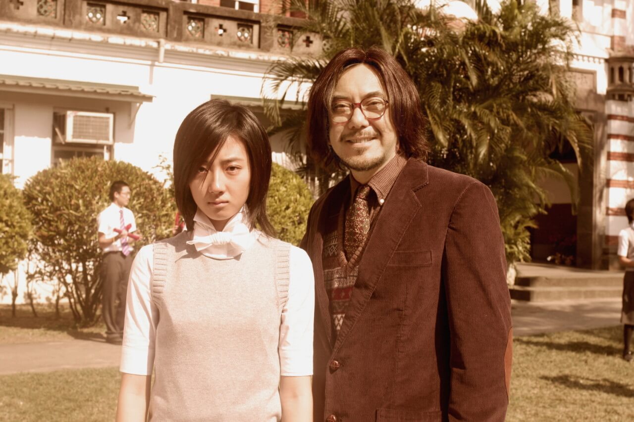 샹룬의 아버지와 샤오위가 함께 찍은 사진