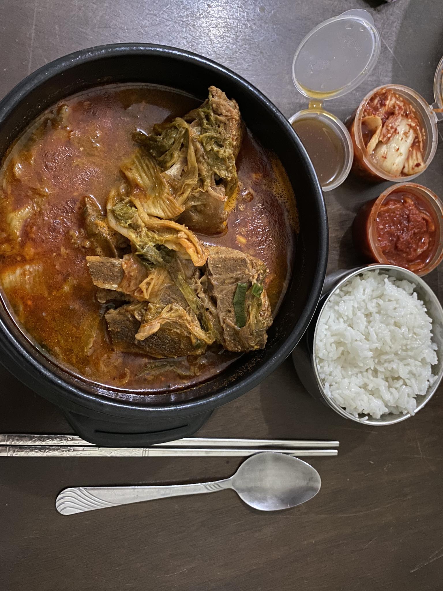 마닐라 감자탕 뼈해장국 맛집 쭈빠찌에 - 뼈해장국