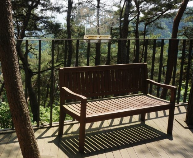 사이코지만괜찮아-드라마속-소금산출렁다리-감성벤치