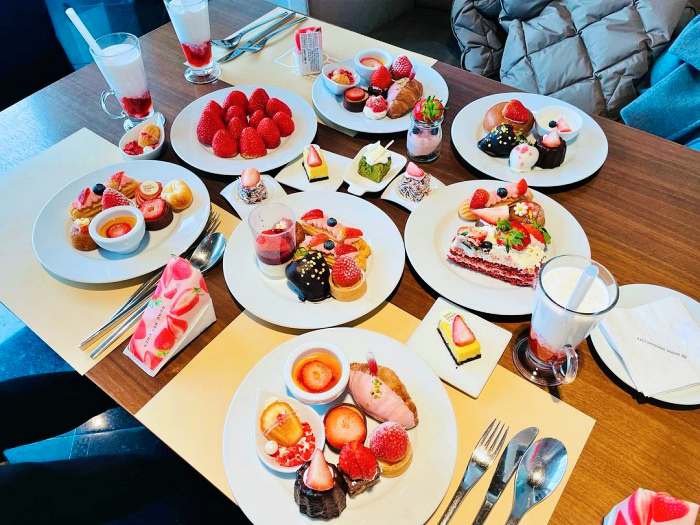 생방송투데이 용산 신용산 딸기 디저트 뷔페 맛집