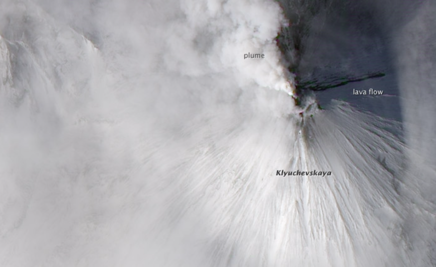 클루체프스카야 산의 2010년 분화 사진