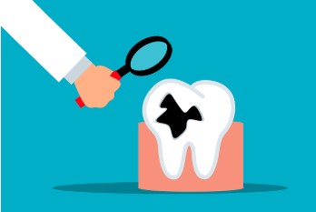 청소년의 치아 건강 적신호! 원인은 스마트폰?