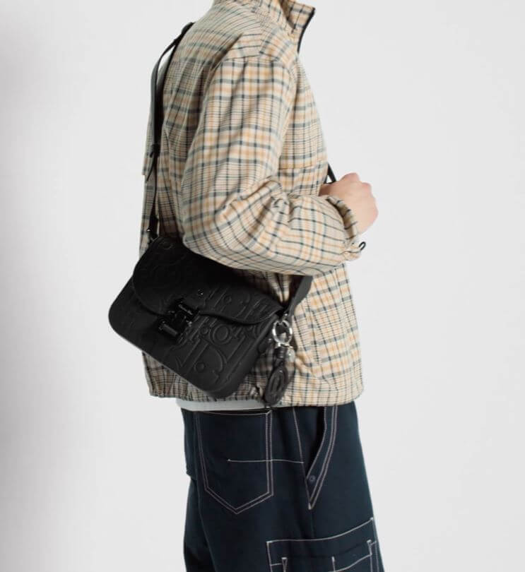 디올 남자 크로스백