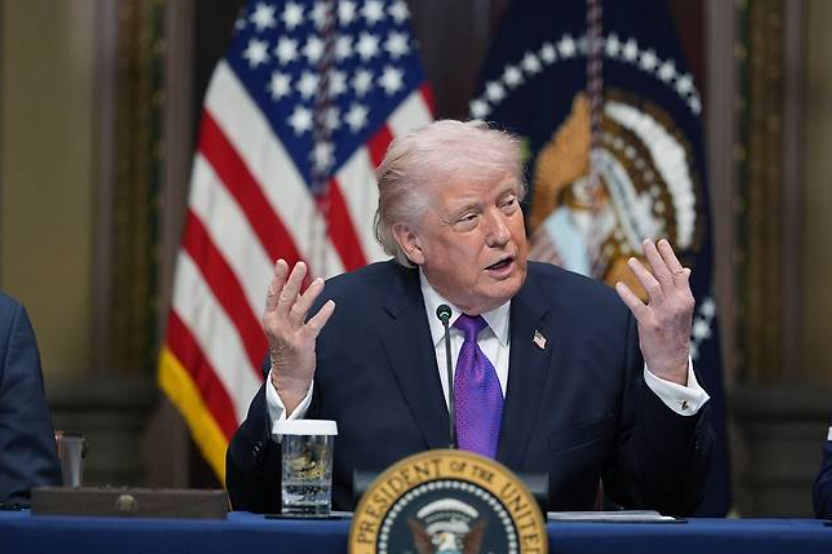 이란 하르그섬 공습을 지시하고 트루스소셜에 메시지를 남긴 도널드 트럼프 대통령