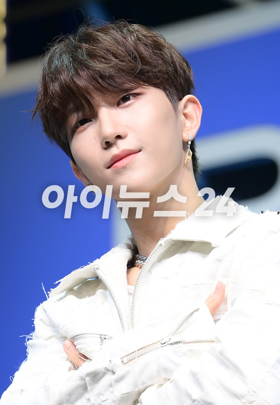그룹 더뉴식스(TNX) 오성준이 7일 오후 서울 한남동 블루스퀘어에서 열린 더뉴식스 세 번째 미니 앨범 '보이후드'(BOYHOOD) 미디어 쇼케이스에 참석하고 있다. [사진=정소희 기자]