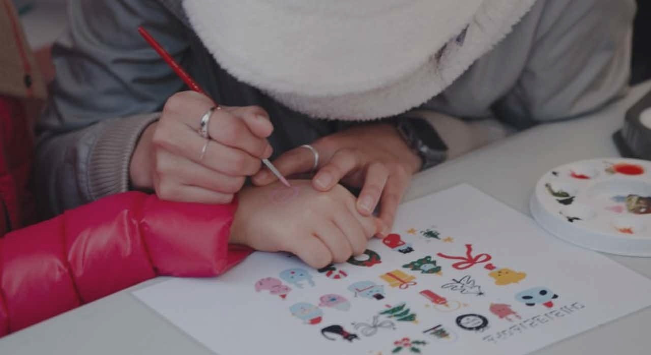 어린이 관람객이 체험 부스를 체험하는 모습. [ⓒ대한민국 구석구석]