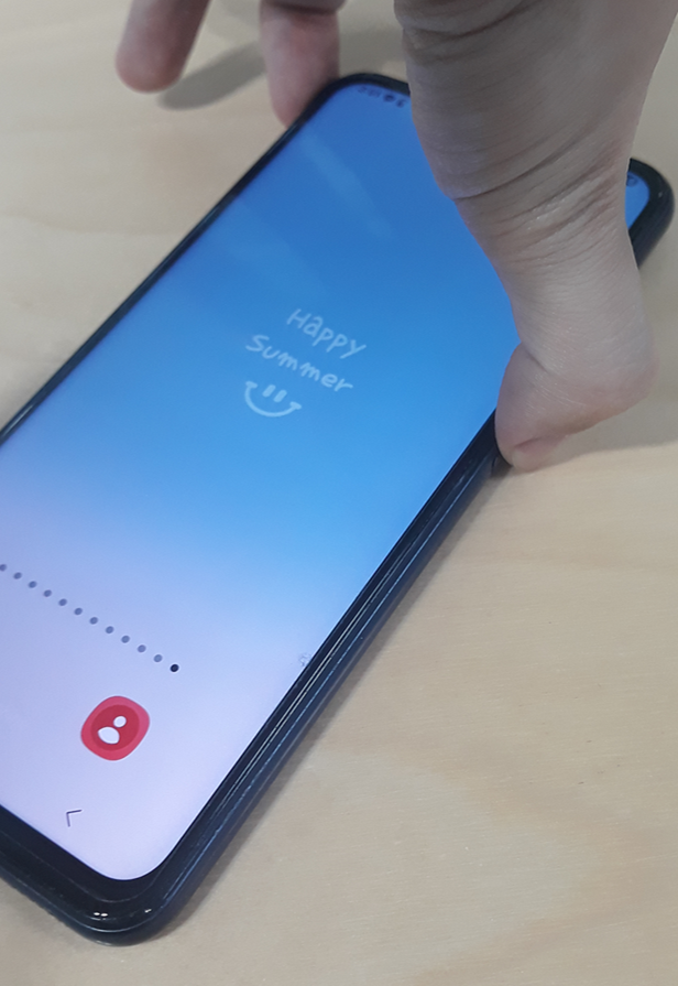 2. 전원 버튼 길게 누르기