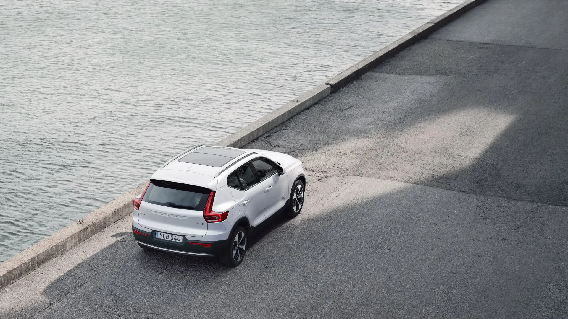 볼보 XC40 이미지