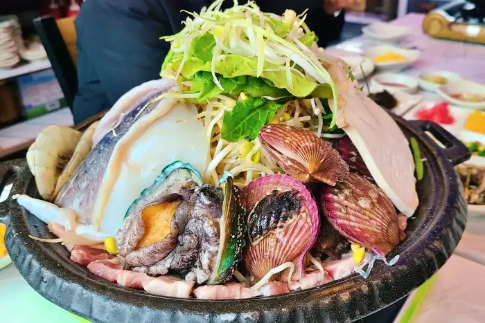 생생정보 여수 낭만포차거리 돌문어 해물 삼합 맛집
