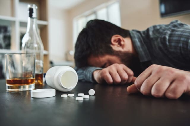 ADHD-자가진단-술-흡연-사진