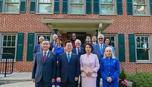 이재명 대통령&amp;#44; 미국 필라델피아 서재필 기념관 방문